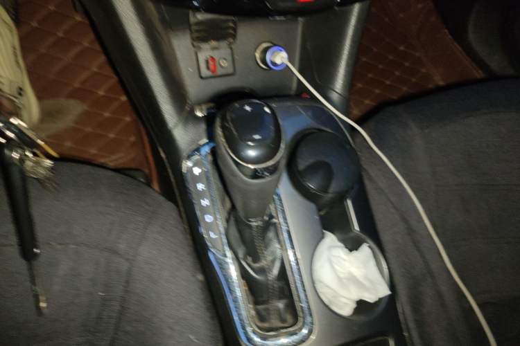 Used Chevrolet Cruze 2017 1.5L Automatic Pioneer Sunroof Edition Gear Lever