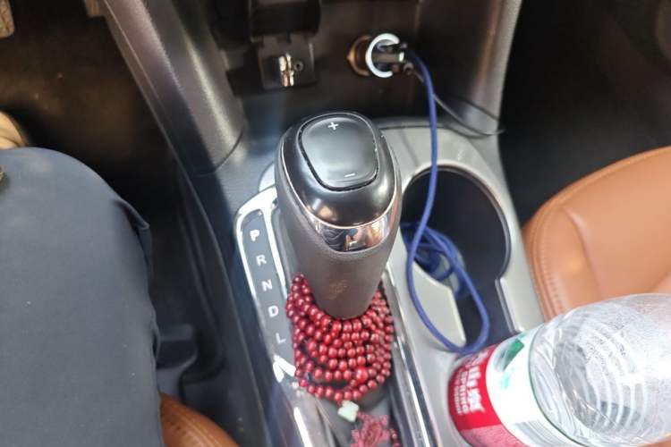 Used Chevrolet Cruze 2017 1.5L Automatic Pioneer Sunroof Edition Gear Lever