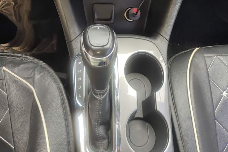 Used Chevrolet Cruze 2017 1.5L Automatic Pioneer Sunroof Edition Gear Lever