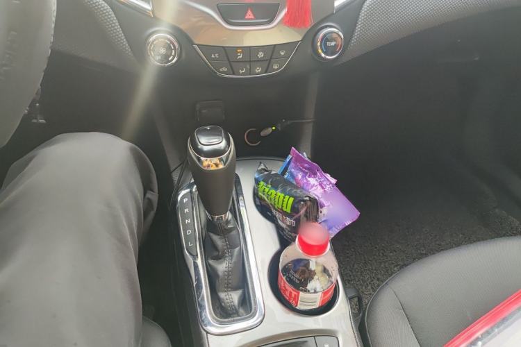 Used Chevrolet Cruze 2017 1.5L Automatic Pioneer Sunroof Edition Gear Lever