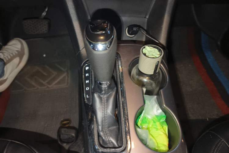 Used Chevrolet Cruze 2017 1.5L Automatic Pioneer Sunroof Edition Gear Lever