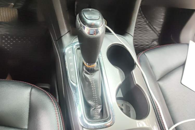 Used Chevrolet Cruze 2017 1.5L Automatic Pioneer Sunroof Edition Gear Lever