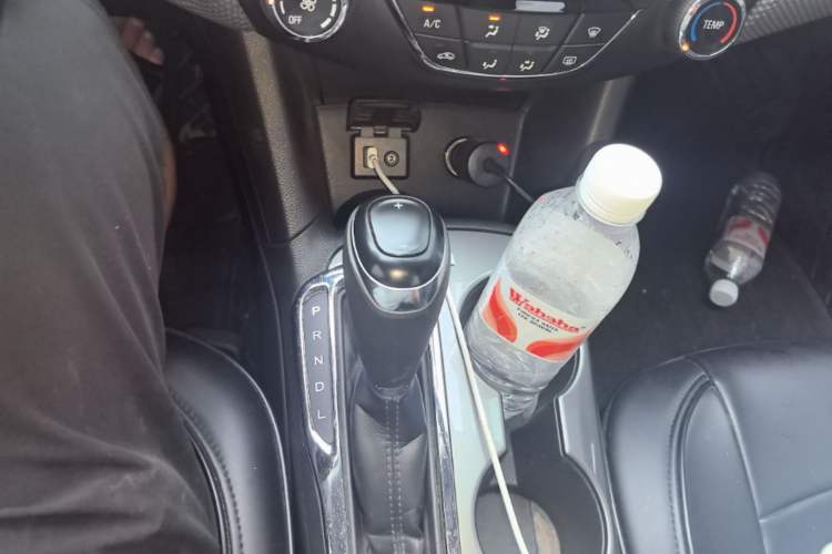 Used Chevrolet Cruze 2017 1.5L Automatic Pioneer Sunroof Edition Gear Lever