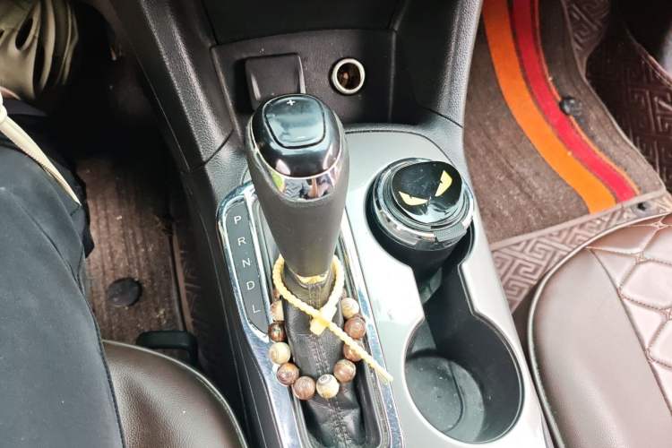 Used Chevrolet Cruze 2017 1.5L Automatic Pioneer Sunroof Edition Gear Lever