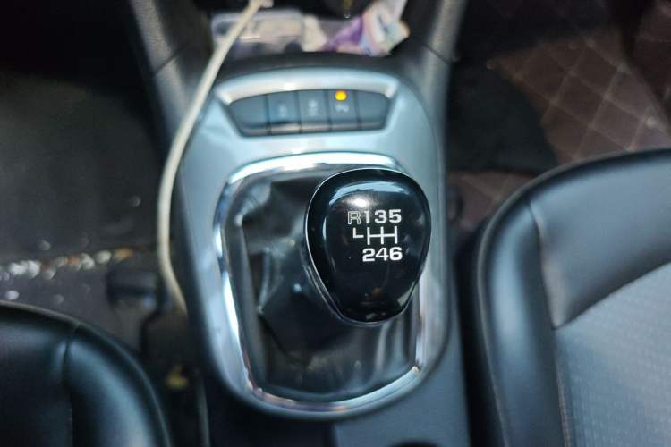 Used Chevrolet Cruze 2017 1.5L Manual Xuanfeng Edition Gear Lever
