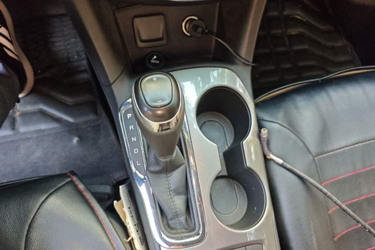 Used Chevrolet Cruze 2017 1.5L Automatic Pioneer Sunroof Edition Gear Lever