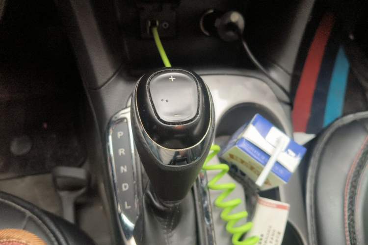 Used Chevrolet Cruze 2017 1.5L Hatchback Automatic Pioneer Sunroof Edition Gear Lever