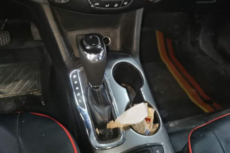 Used Chevrolet Cruze 2017 1.5L Automatic Pioneer Sunroof Edition Gear Lever