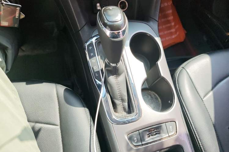 Used Chevrolet Cruze 2017 1.5L Automatic Pioneer Sunroof Edition Gear Lever