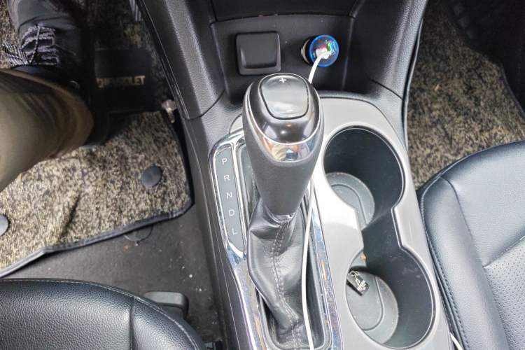 Used Chevrolet Cruze 2017 1.5L Automatic Pioneer Sunroof Edition Gear Lever