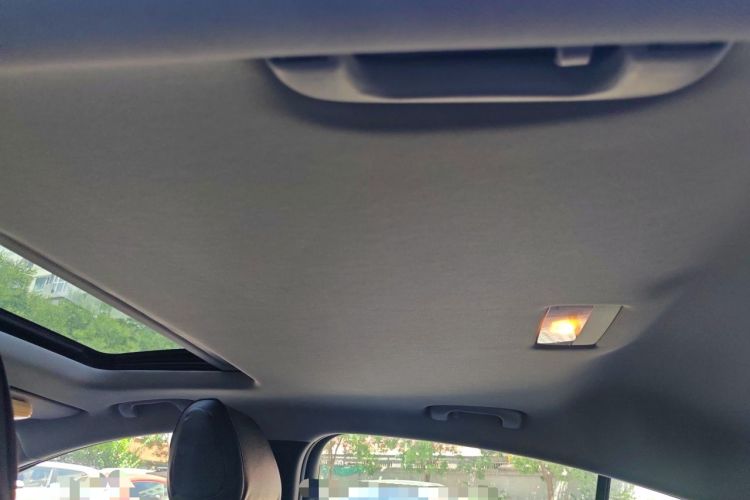 Used Chevrolet Cruze 2017 1.5L Automatic Pioneer Sunroof Edition Headliner