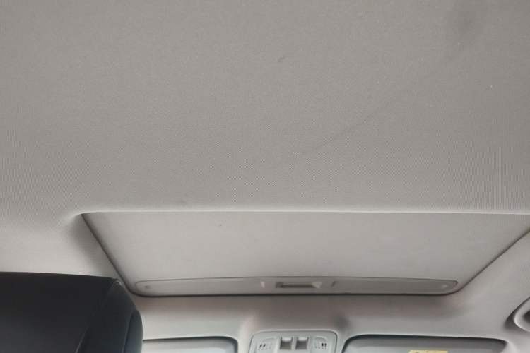 Used Chevrolet Cruze 2017 1.5L Automatic Pioneer Sunroof Edition Headliner