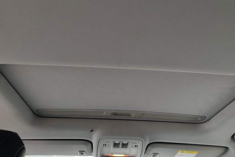 Used Chevrolet Cruze 2017 1.5L Automatic Pioneer Sunroof Edition Headliner