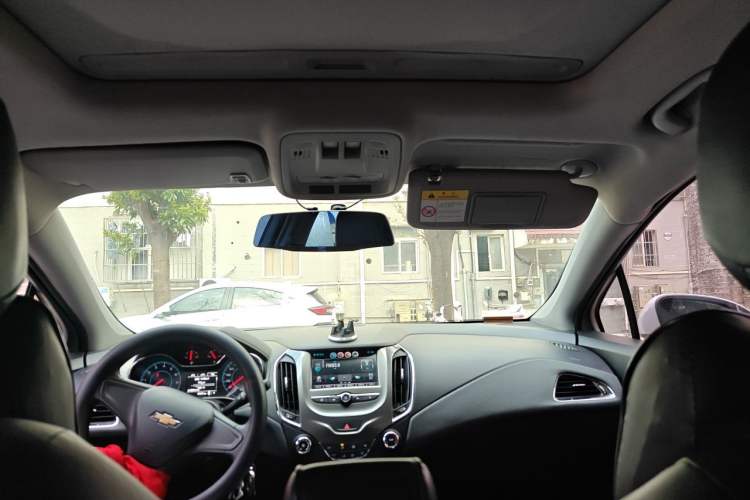 Used Chevrolet Cruze 2017 1.5L Automatic Pioneer Sunroof Edition Headliner