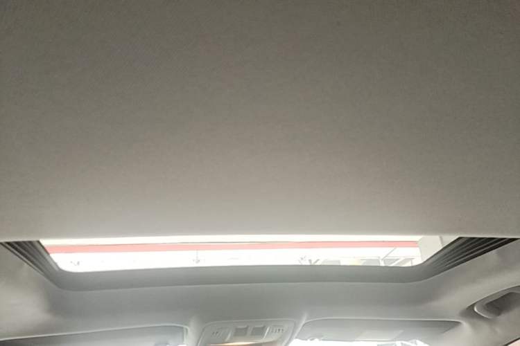 Used Chevrolet Cruze 2017 1.5L Automatic Pioneer Sunroof Edition Headliner
