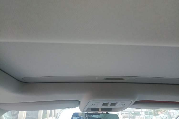 Used Chevrolet Cruze 2017 1.5L Automatic Pioneer Sunroof Edition Headliner