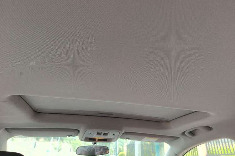Used Chevrolet Cruze 2017 1.5L Automatic Pioneer Sunroof Edition Headliner