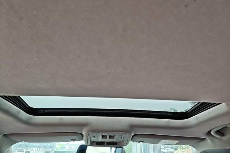 Used Chevrolet Cruze 2017 1.5L Automatic Pioneer Sunroof Edition Headliner