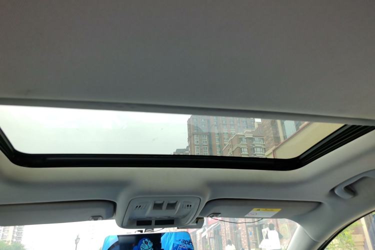 Used Chevrolet Cruze 2017 1.5L Automatic Pioneer Sunroof Edition Headliner