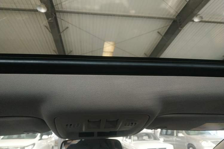 Used Chevrolet Cruze 2017 1.5L Automatic Pioneer Sunroof Edition Headliner