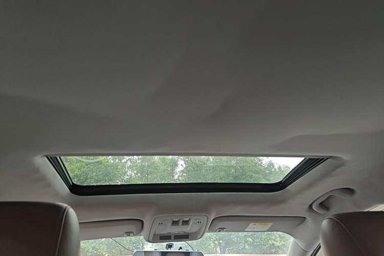 Used Chevrolet Cruze 2017 1.5L Automatic Pioneer Sunroof Edition Headliner