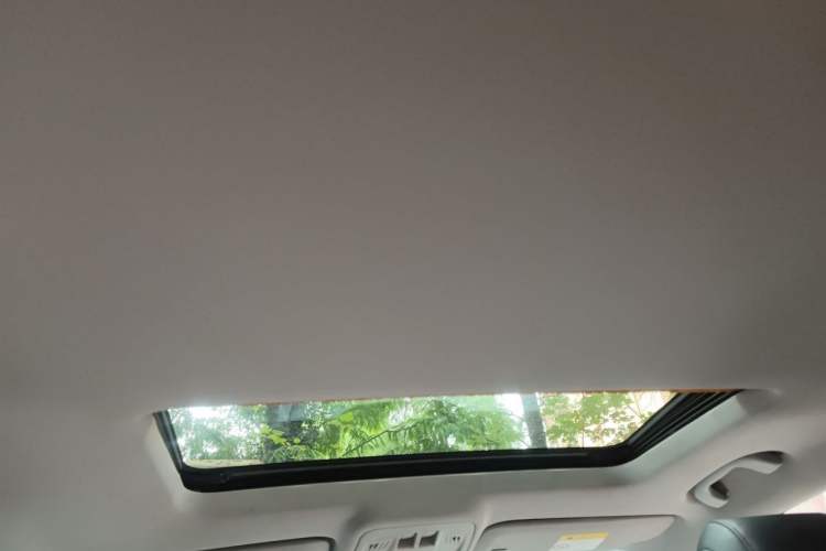 Used Chevrolet Cruze 2017 1.5L Automatic Pioneer Sunroof Edition Headliner