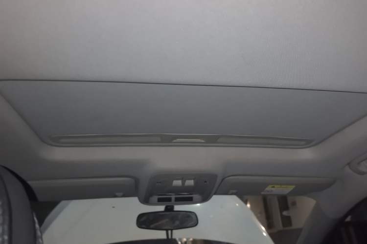 Used Chevrolet Cruze 2017 1.5L Automatic Pioneer Sunroof Edition Headliner