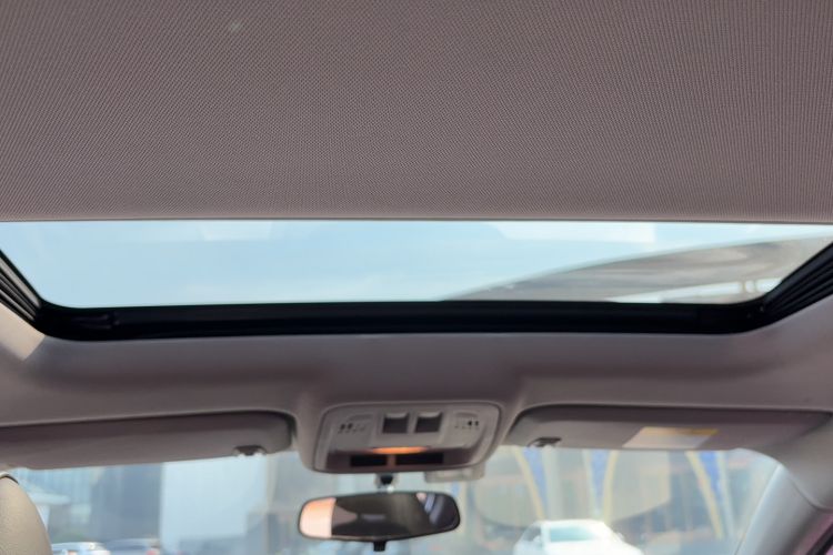 Used Chevrolet Cruze 2017 1.5L Automatic Pioneer Sunroof Edition Headliner