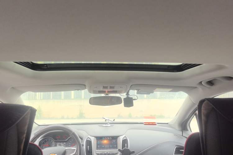 Used Chevrolet Cruze 2017 1.5L Automatic Pioneer Sunroof Edition Headliner