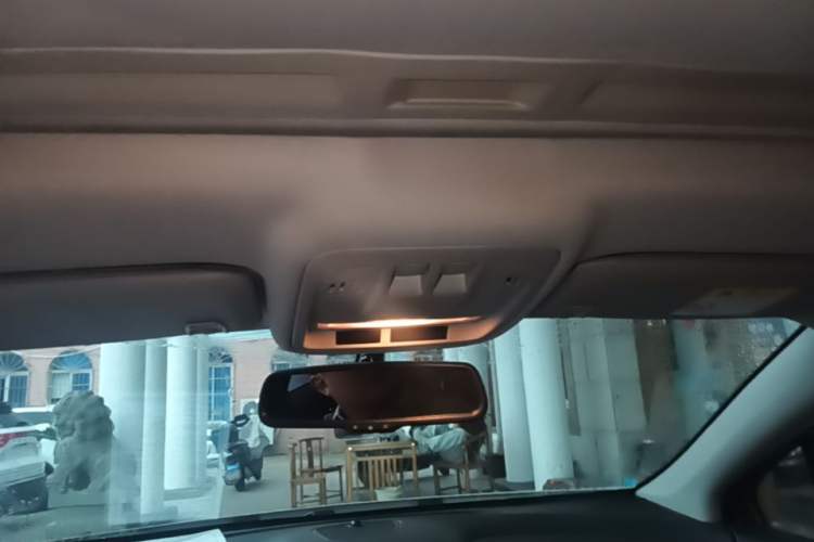 Used Chevrolet Cruze 2017 1.5L Automatic Pioneer Sunroof Edition Headliner