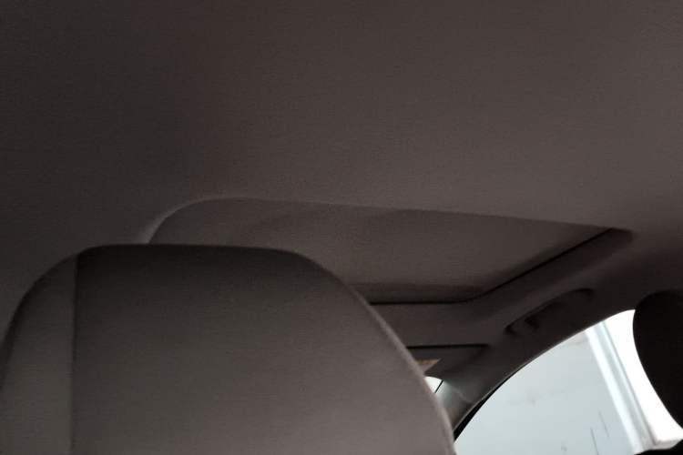 Used Chevrolet Cruze 2017 1.5L Automatic Pioneer Sunroof Edition Headliner