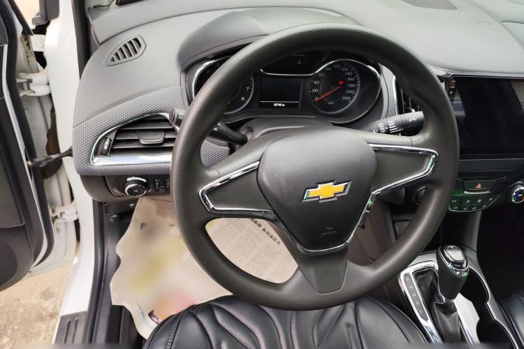Used Chevrolet Cruze 2017 1.5L Automatic Pioneer Sunroof Edition Interior 1
