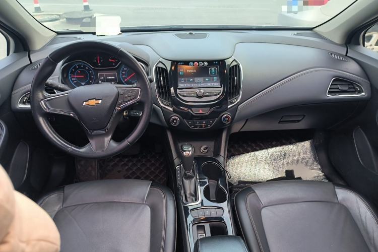 Used Chevrolet Cruze 2017 1.4T Dual-Clutch Xuanfeng Edition Interior 2