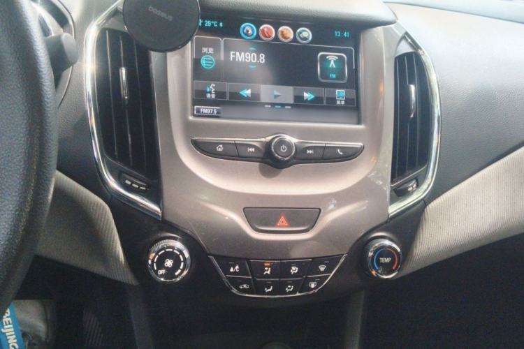Used Chevrolet Cruze 2017 1.5L Automatic Xuanfeng Edition Interior 3
