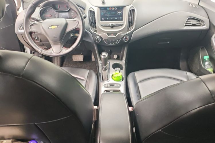 Used Chevrolet Cruze 2017 1.5L Automatic Pioneer Sunroof Edition Interior 3