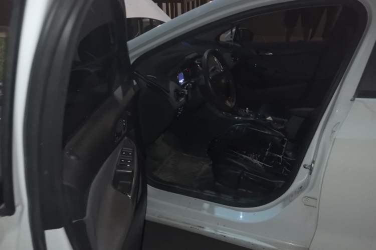 Used Chevrolet Cruze 2017 1.5L Automatic Pioneer Sunroof Edition Interior 3