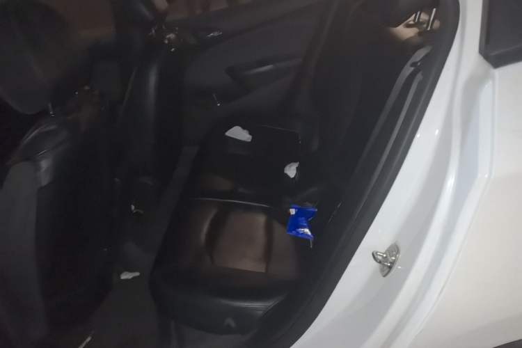 Used Chevrolet Cruze 2017 1.5L Automatic Pioneer Sunroof Edition Interior 4