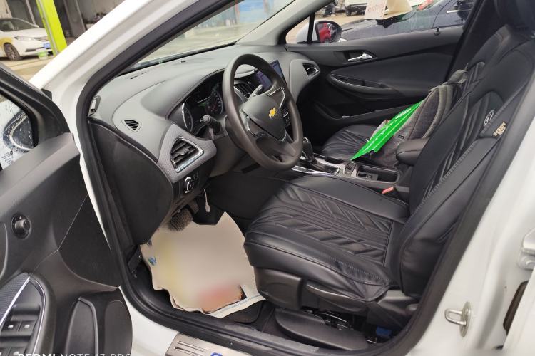 Used Chevrolet Cruze 2017 1.5L Automatic Pioneer Sunroof Edition Interior 5