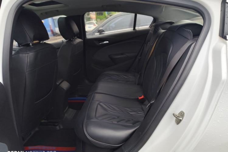 Used Chevrolet Cruze 2017 1.5L Automatic Pioneer Sunroof Edition Interior 6