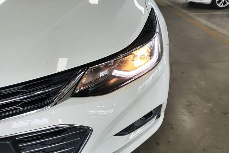Used Chevrolet Cruze 2017 1.4T Dual-Clutch Lingfeng Edition Left Front Headlight
