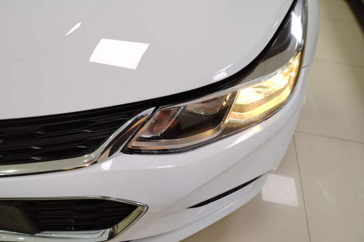 Used Chevrolet Cruze 2017 1.5L Automatic Pioneer Sunroof Edition Left Front Headlight