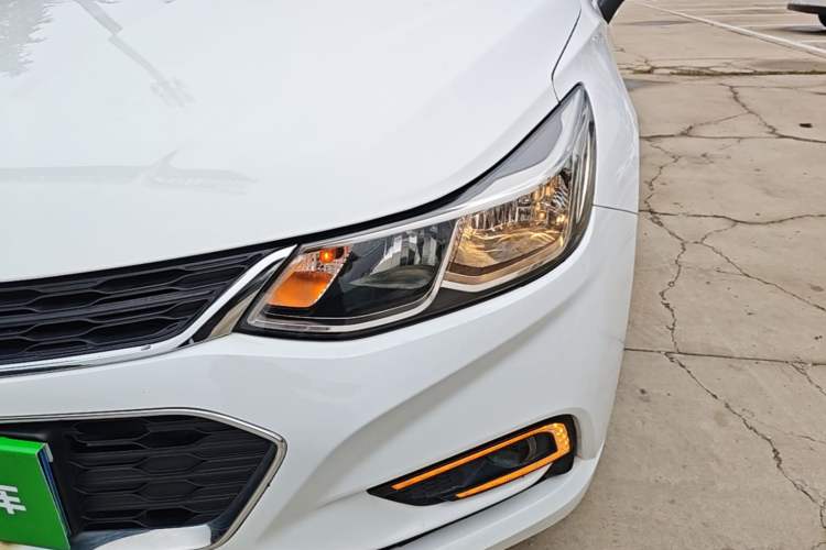 Used Chevrolet Cruze 2017 1.5L Automatic Pioneer Sunroof Edition Left Front Headlight