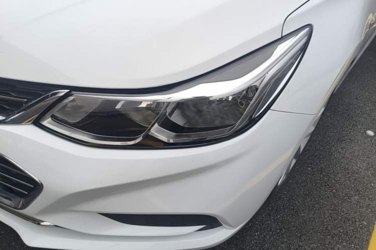 Used Chevrolet Cruze 2017 1.5L Automatic Pioneer Sunroof Edition Left Front Headlight