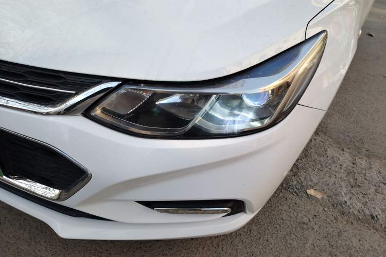 Used Chevrolet Cruze 2017 1.5L Automatic Pioneer Sunroof Edition Left Front Headlight