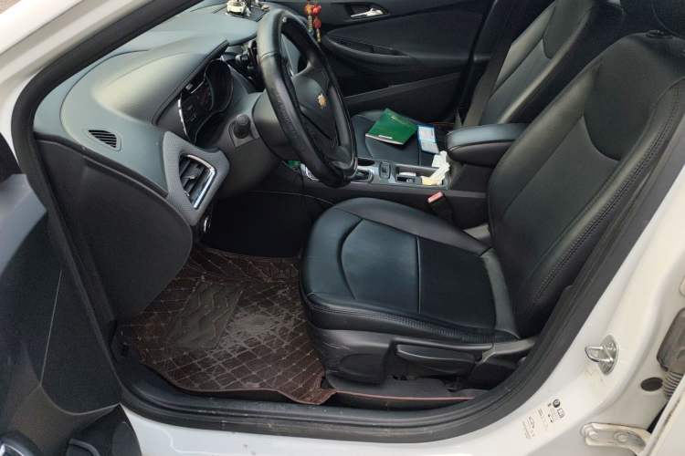 Used Chevrolet Cruze 2017 1.5L Automatic Pioneer Sunroof Edition Left Front Seat