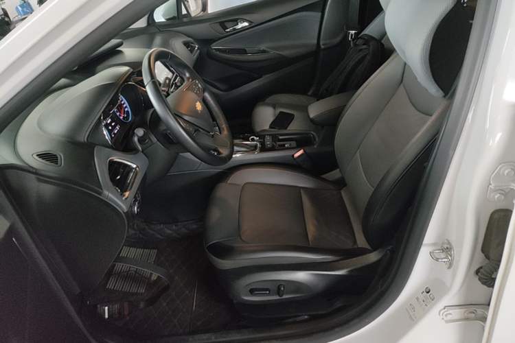 Used Chevrolet Cruze 2017 1.4T Dual-Clutch Lingfeng Edition Left Front Seat