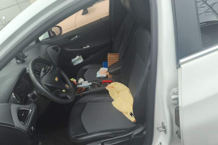 Used Chevrolet Cruze 2017 1.5L Automatic Pioneer Sunroof Edition Left Front Seat