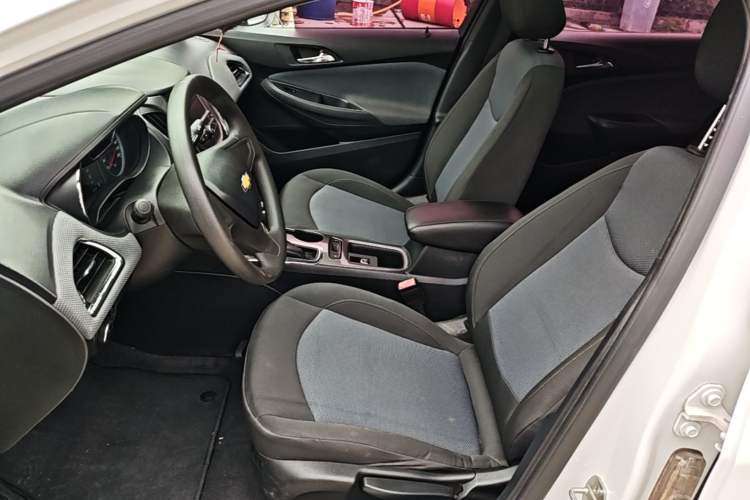 Used Chevrolet Cruze 2017 1.5L Automatic Pioneer Sunroof Edition Left Front Seat