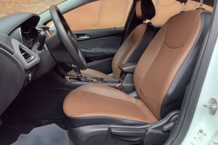 Used Chevrolet Cruze 2017 1.5L Automatic Pioneer Sunroof Edition Left Front Seat