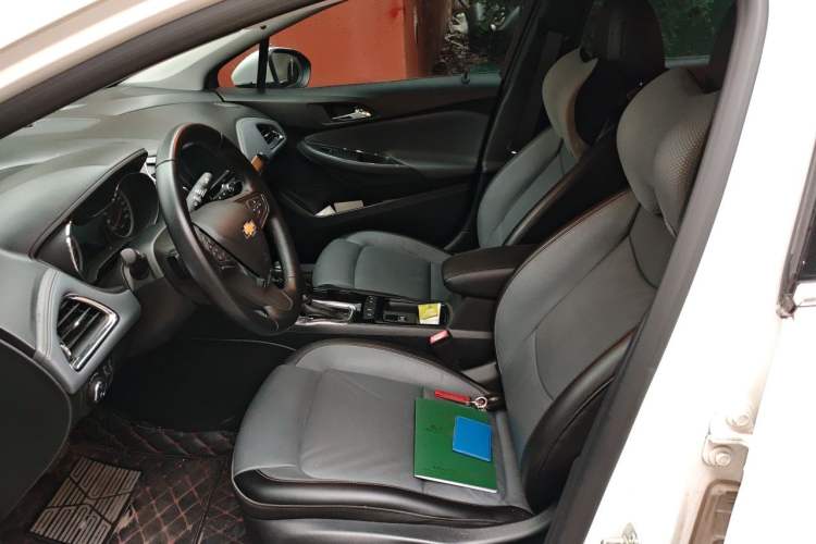 Used Chevrolet Cruze 2017 1.4T Dual-Clutch Lingfeng Edition Left Front Seat